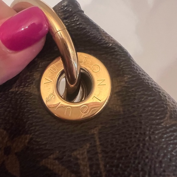Authentic Louis Vuitton Artsy MM - Picture 2 of 10